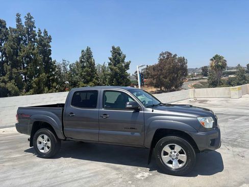 Used 2014 Toyota Tacoma PreRunner w/ TRD Sport Package RWD image 31