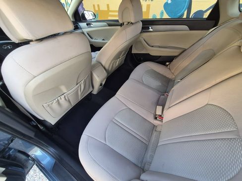 Used 2017 Hyundai Sonata SE w/ Cargo Package FWD image 10