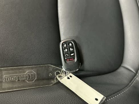 Used 2025 Honda Odyssey EX-L image 32