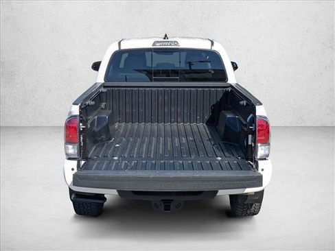 Used 2022 Toyota Tacoma TRD Sport image 6