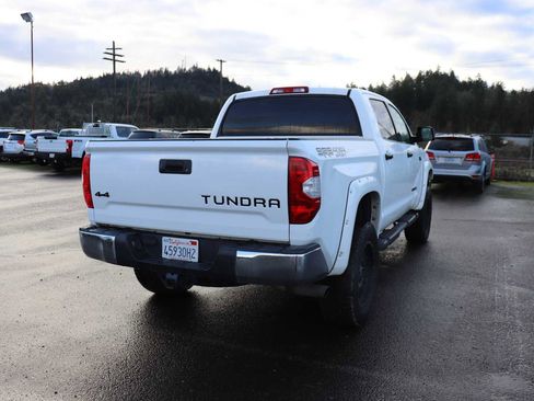 Certified 2017 Toyota Tundra SR5 image 5