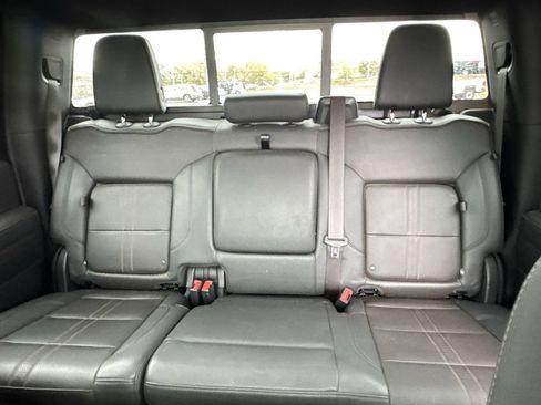 Used 2024 Chevrolet Silverado 2500 High Country w/ High Country Premium Package AWD/4WD image 28