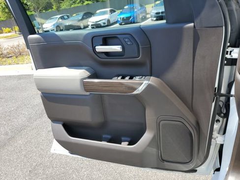 Used 2021 Chevrolet Silverado 1500 LT RWD image 25