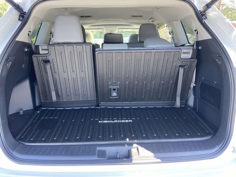 New 2026 Toyota Highlander XLE AWD/4WD image 13