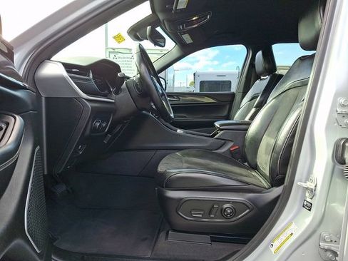 Used 2022 Jeep Grand Cherokee L Laredo AWD/4WD image 15