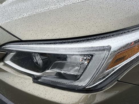 Used 2022 Subaru Outback Limited AWD/4WD image 9