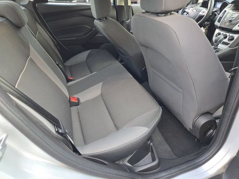 Used 2014 Ford Focus SE FWD image 8