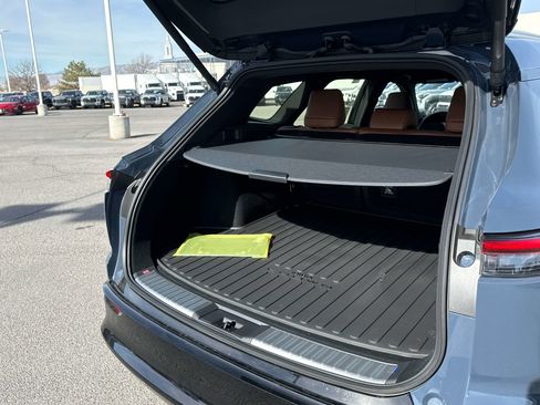 New 2026 Toyota Crown Signia image 11