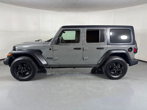 Used 2022 Jeep Wrangler Unlimited Sport AWD/4WD image 5