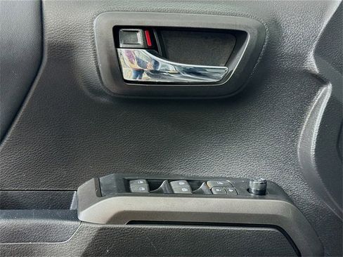 Certified 2023 Toyota Tacoma TRD Off-Road image 13