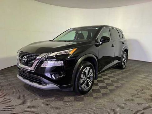 Certified 2022 Nissan Rogue SV image 3
