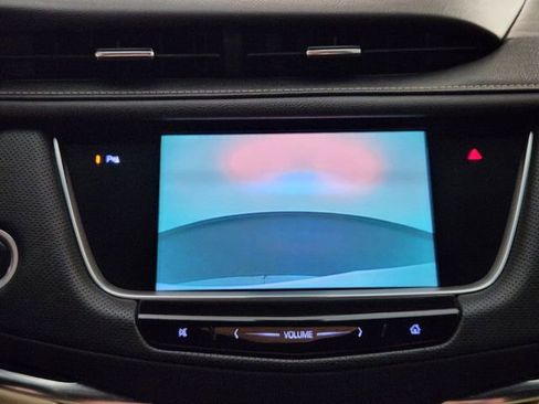 Used 2019 Cadillac XT5 FWD image 17