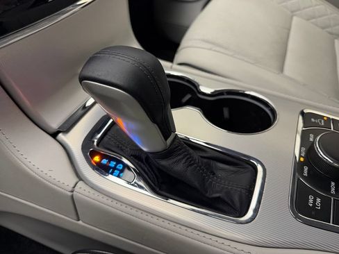 Used 2019 Jeep Grand Cherokee Summit AWD/4WD image 30