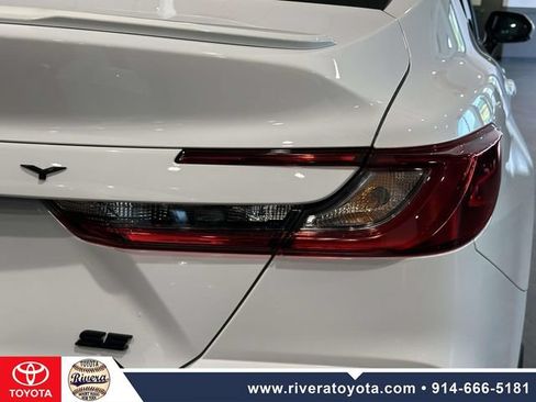 Used 2025 Toyota Camry SE w/ Convenience Package FWD image 12