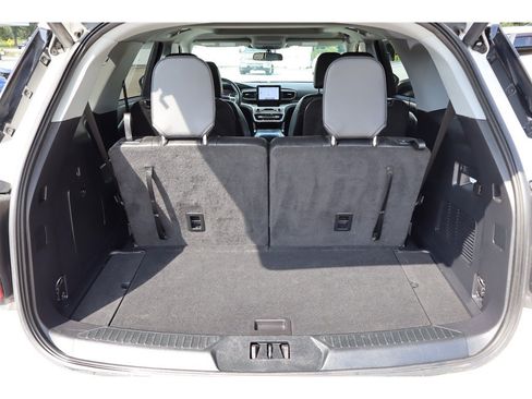 Used 2022 Ford Explorer XLT w/ Equipment Group 202A RWD image 49