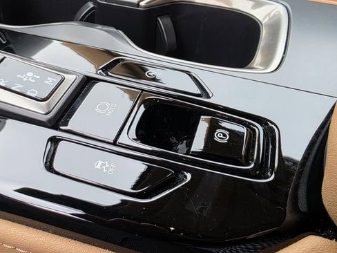 Used 2025 Lexus NX 250 FWD w/ Towing Package (2000 Lbs) image 24