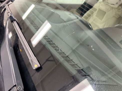 Used 2015 Jeep Cherokee Latitude w/ Cold Weather Group image 29