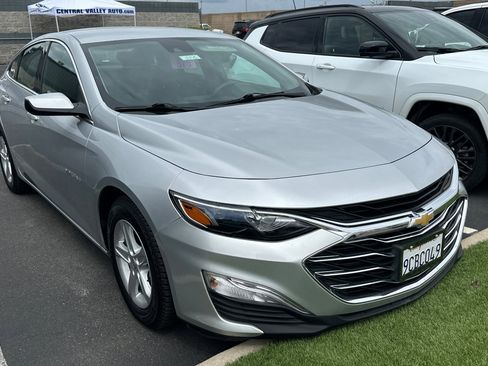 Used 2022 Chevrolet Malibu LS w/ Driver Confidence Package II image 2