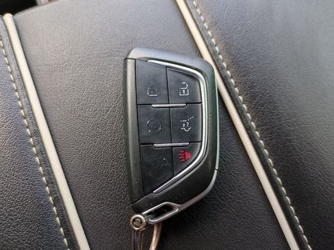 Used 2021 Cadillac Escalade Premium Luxury image 28