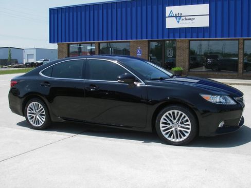 Used 2013 Lexus ES 350 w/ Luxury Pkg FWD image 3
