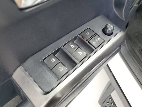 Used 2019 Toyota Tacoma Limited RWD image 19