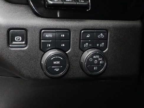 Used 2025 Chevrolet Silverado 2500 LTZ w/ LTZ Premium Package image 25