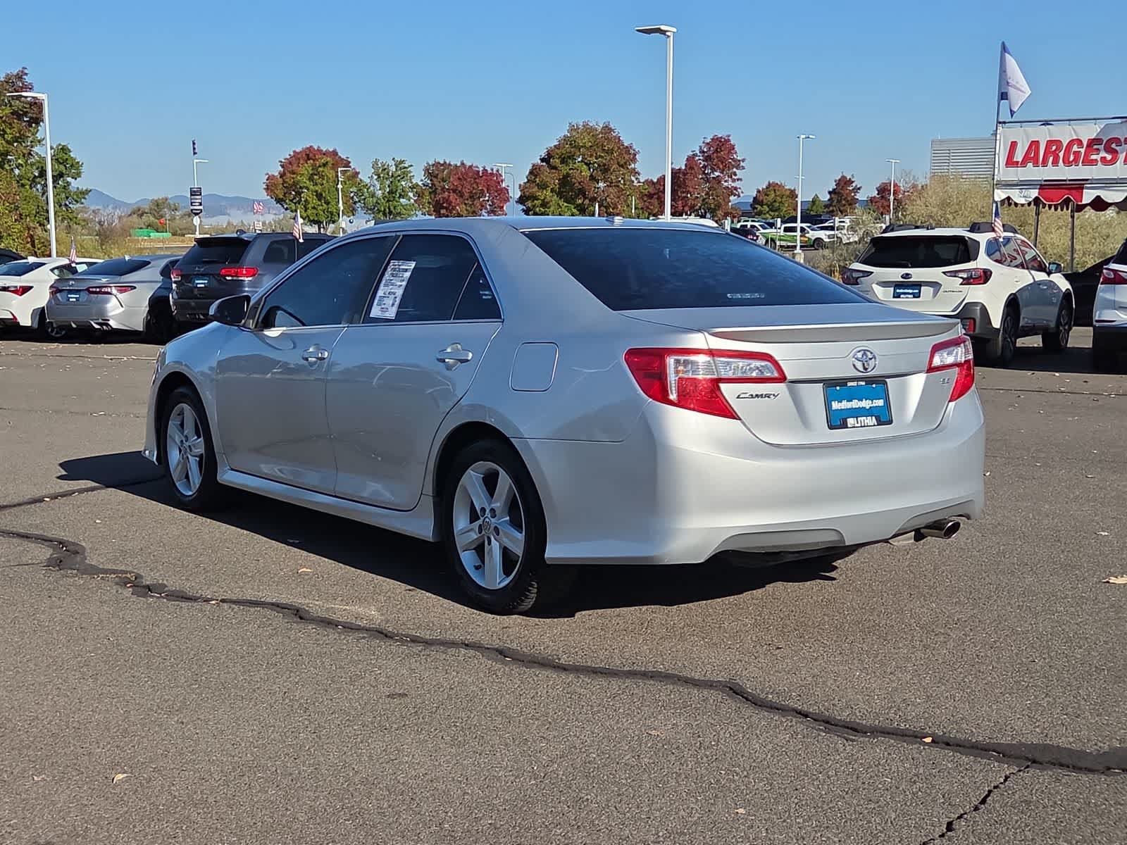 Used 2013 Toyota Camry SE FWD image 12