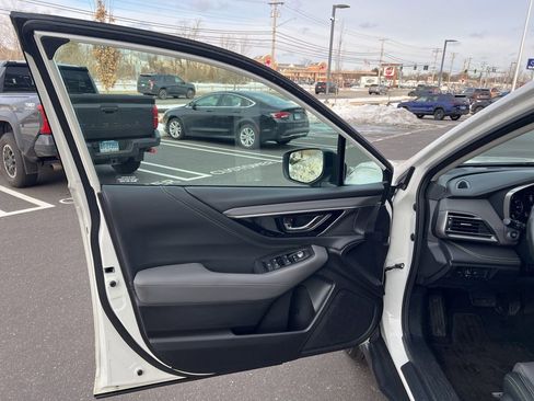 Used 2023 Subaru Outback Onyx Edition image 27