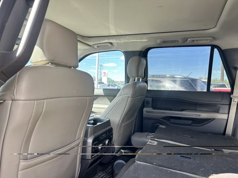 Used 2019 Ford Expedition Max XLT w/ Equipment Group 202A AWD/4WD image 8