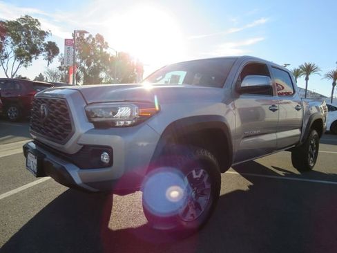 Certified 2020 Toyota Tacoma TRD Off-Road w/ TRD Premium Off Road Package image 3