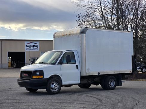 Used 2017 GMC Savana 3500 image 7