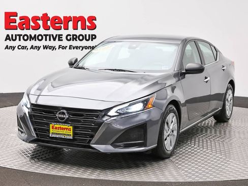 Used 2024 Nissan Altima 2.5 S FWD image 1