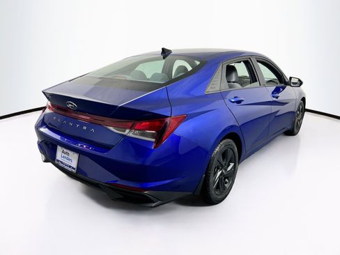 Used 2023 Hyundai Elantra SEL image 5