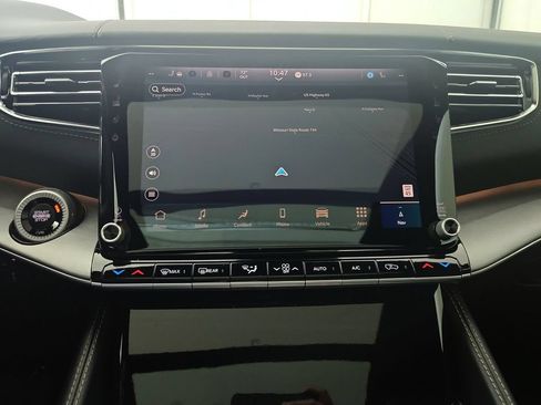 New 2026 Jeep Grand Wagoneer Limited AWD/4WD image 25