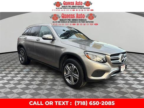 Used 2019 Mercedes-Benz GLC 300 GLC 300 4MATIC SUV w/ Premium Package image 9