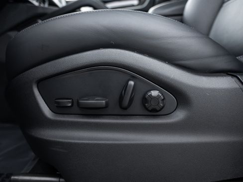 New 2026 Porsche Cayenne Turbo image 24