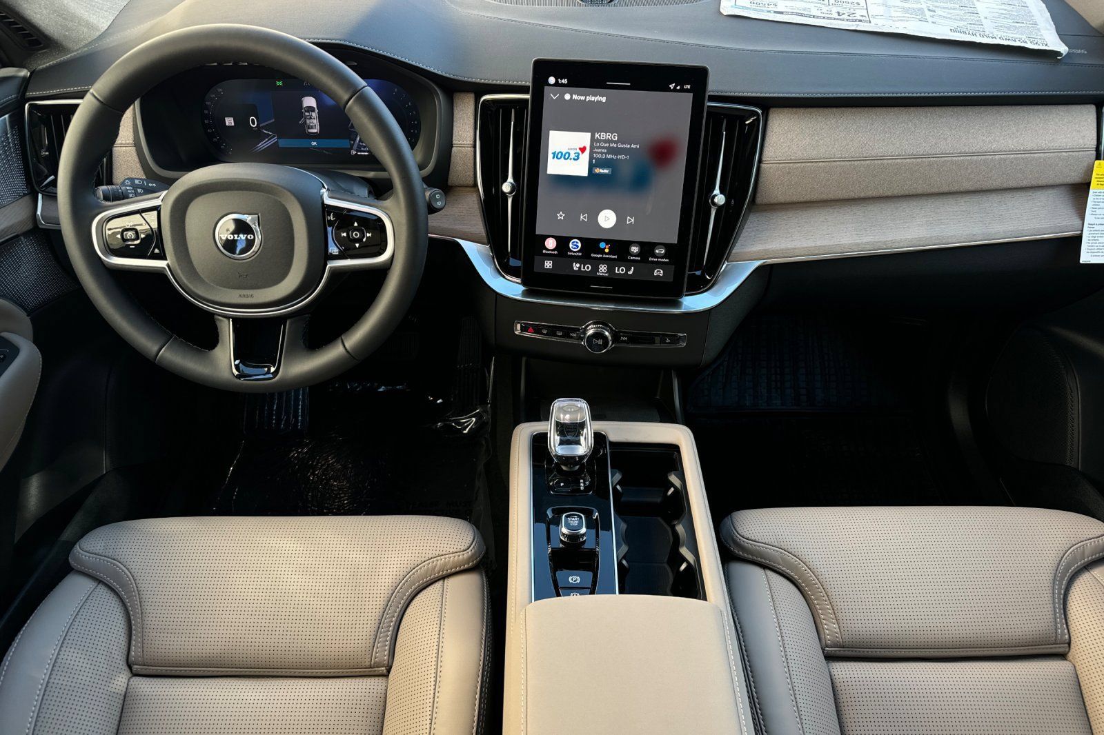New 2026 Volvo XC90 B5 Ultra w/ Protection Package Premier AWD/4WD image 13