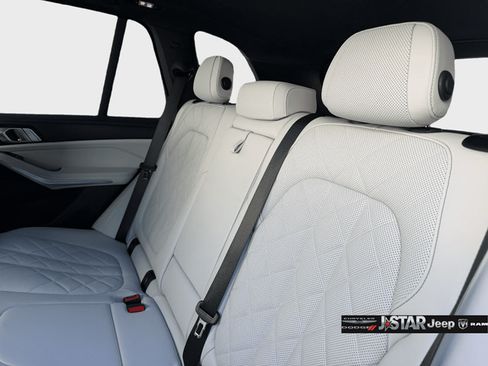 Used 2024 BMW X5 sDrive40i w/ M Sport Package RWD image 25