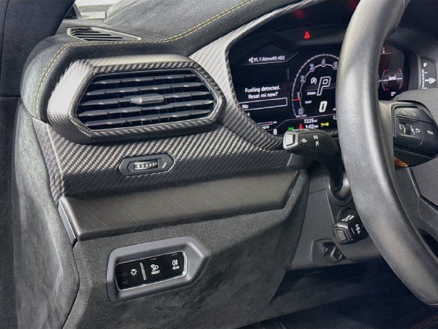 Used 2023 Lamborghini Urus Performante AWD/4WD image 10