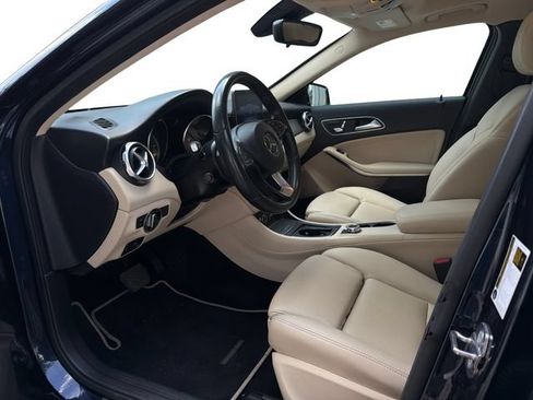 Used 2018 Mercedes-Benz GLA 250 image 8