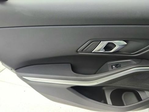 Used 2025 BMW 330i xDrive Sedan image 32
