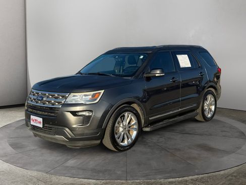 Used 2018 Ford Explorer XLT w/ Equipment Group 202A image 1
