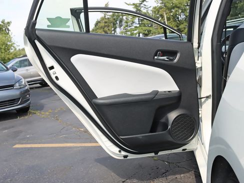 Used 2017 Toyota Prius Prime Premium FWD image 32