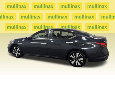 Used 2022 Nissan Altima 2.5 SV image 17