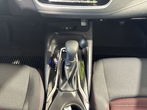 Certified 2025 Toyota Corolla SE image 21