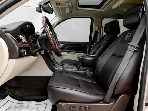 Used 2013 Cadillac Escalade Platinum image 18