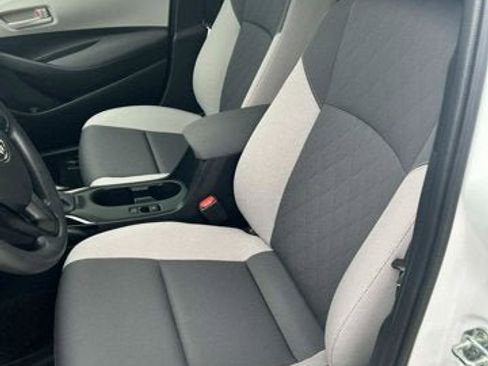 Used 2026 Toyota Corolla LE image 9