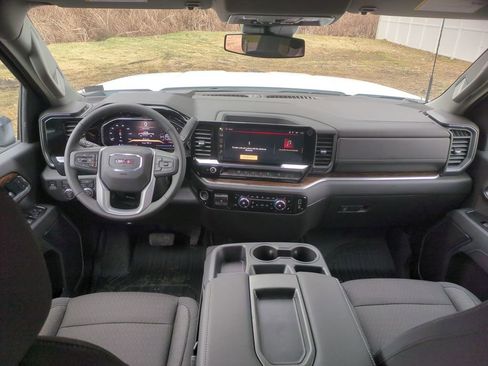 New 2026 GMC Sierra 3500 SLE w/ SLE Value Package image 9