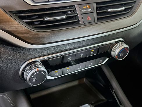 Used 2023 Nissan Altima 2.5 SV FWD image 22