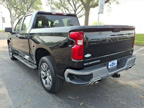 Used 2022 Chevrolet Silverado 1500 LT AWD/4WD image 5
